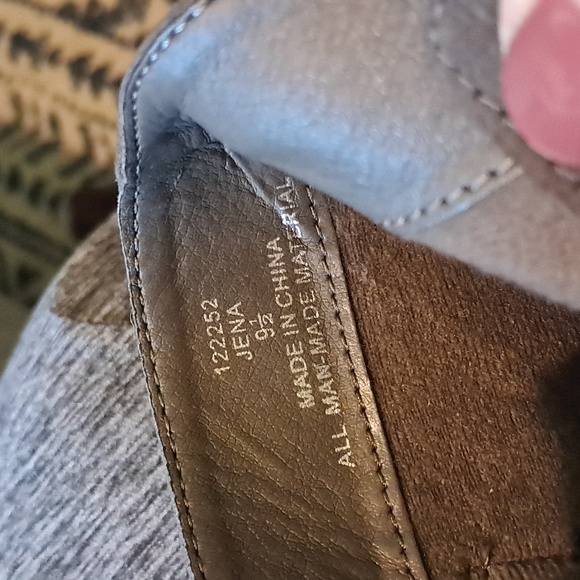 LimeLight "Jena" Vegan  (Heel is a coffee brown/looks light 1st pi - Picture 10 of 10